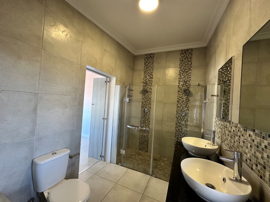 4 Bedroom Property for Sale in Hartenbos Heuwels Western Cape